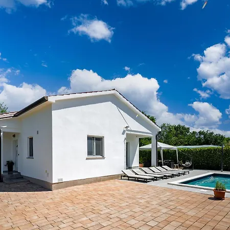 شقة Pool House Kristina - Happy